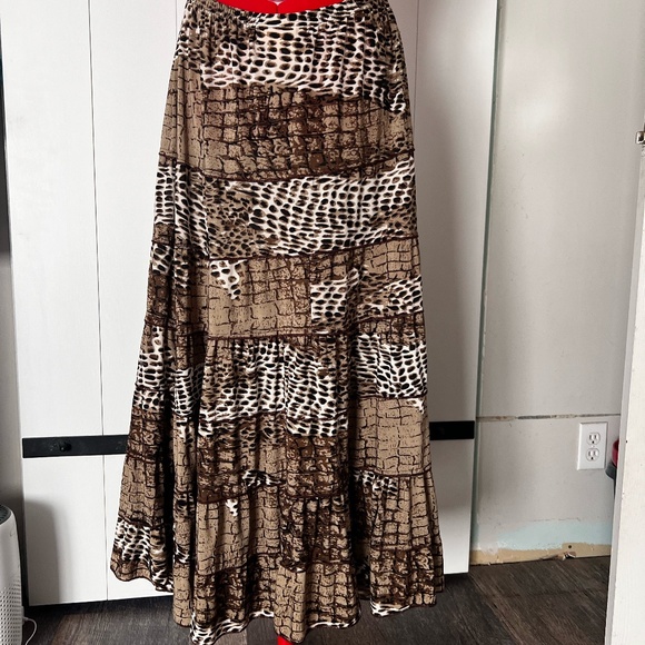 Maxi Skirt - Picture 1 of 3